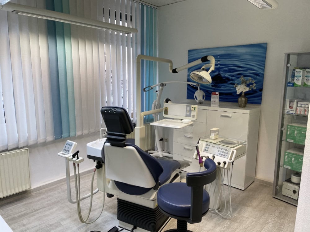 Zahnarztpraxis zu verkaufen 2440 Leipzig – praxisangebote.dental – Zahnmedizinische Praxisbörse (5) Zahnarztpraxis zu verkaufen 2440 Leipzig - praxisangebote.dental - Zahnmedizinische Praxisbörse