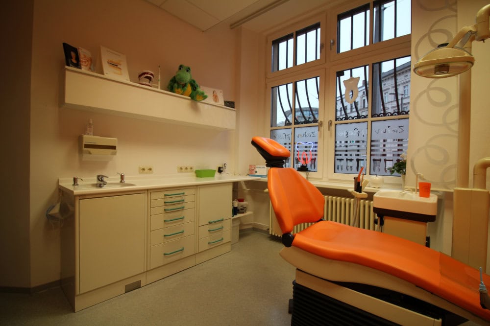 Zahnarztpraxis zu verkaufen 2496 Leipzig – praxisangebote.dental – Zahnmedizinische Praxisbörse (3) Zahnarztpraxis zu verkaufen 2496 Leipzig - praxisangebote.dental - Zahnmedizinische Praxisbörse