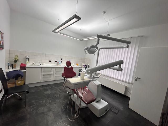 Zahnarztpraxis zu verkaufen 2754 – Leipzig 04509 – praxisangebote.dental – Zahnmedizinische Praxisbörse (7) Zahnarztpraxis zu verkaufen 2754 - Leipzig 04509 - praxisangebote.dental - Zahnmedizinische Praxisbörse