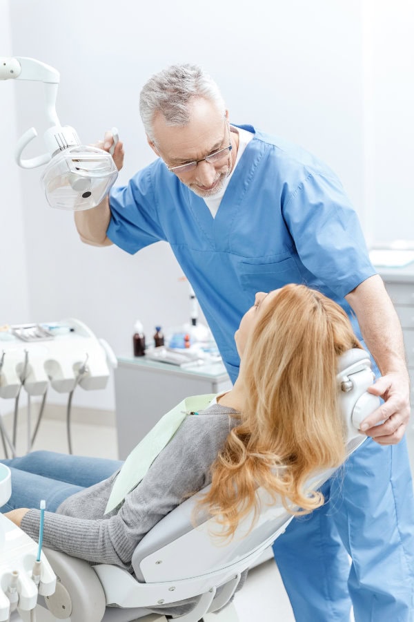 Sie sind Zahnärztin oder Zahnarzt möchten Ihre Zahnarztpraxis verkaufen - Praxisangebote dental - SECONdent GmbH