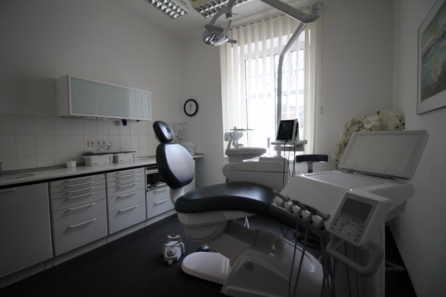Zahnarztpraxis zu verkaufen 2495 Leipzig – praxisangebote.dental – Zahnmedizinische Praxisbörse (2) Zahnarztpraxis zu verkaufen 2495 Leipzig - praxisangebote.dental - Zahnmedizinische Praxisbörse